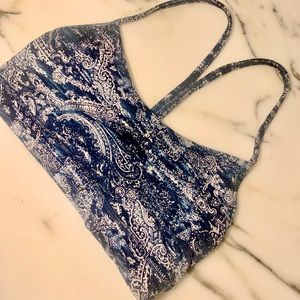 Lululemon sports bra